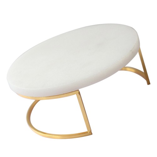 Pedestal cake stand - cake, stable